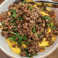 กะเพรา by กะเพราถาดคุณยาย .