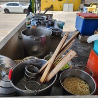 บรรยากาศ ก๋วยเตี๋ยวเรือพริกหอม อร่อยที่สุดในเมืองมนุษย์ (คู้บอน 27 แยก19) ไม่มี
