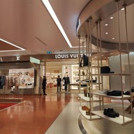 บรรยากาศ Central Chidlom