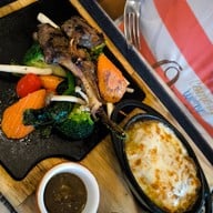 เมนูของร้าน ศรีวรา บิสโทร แอนด์ คาเฟ่