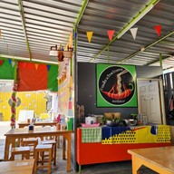 บรรยากาศ ก๋วยเตี๋ยวเรือพริกหอม อร่อยที่สุดในเมืองมนุษย์ (คู้บอน 27 แยก19) ไม่มี