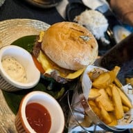 เมนูของร้าน ศรีวรา บิสโทร แอนด์ คาเฟ่