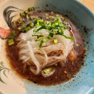 เมนูของร้าน ก๋วยเตี๋ยวเรือพริกหอม อร่อยที่สุดในเมืองมนุษย์ (คู้บอน 27 แยก19) ไม่มี