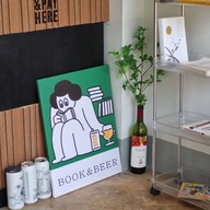 บรรยากาศ ตุลา Slow bar coffee