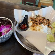 ก๋วยเตี๋ยวเรืออยุธยา นายรัญ ลูกชิ้นยักษ์