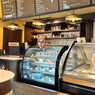 Jardin d'été Gelato and Dessert Cafe