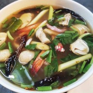 เมนูของร้าน ครัวลุงแดง ท่าข้าม