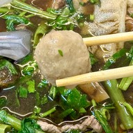 เมนูของร้าน เนื้อตุ๋นนายหนวด ถ.พระเทพ