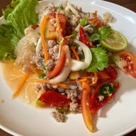 ร้านช้างยิ้มแก่งกื้ด