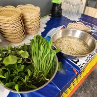 บรรยากาศ ก๋วยเตี๋ยวเรือพริกหอม อร่อยที่สุดในเมืองมนุษย์ (คู้บอน 27 แยก19) ไม่มี