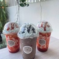 Baan Nom Waan นมสด ชานม เครื่องดื่ม ขนมปัง