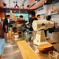 บรรยากาศ Songwat Coffee Roaster ทรงวาด