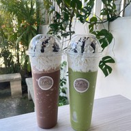 Baan Nom Waan นมสด ชานม เครื่องดื่ม ขนมปัง