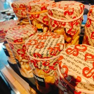 บรรยากาศ Songwat Coffee Roaster ทรงวาด