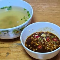 ข้าวมันไก่ เจ๊อ้วน เสนานิคม