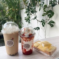 Baan Nom Waan นมสด ชานม เครื่องดื่ม ขนมปัง