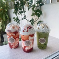 Baan Nom Waan นมสด ชานม เครื่องดื่ม ขนมปัง