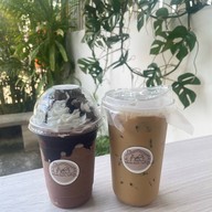 Baan Nom Waan นมสด ชานม เครื่องดื่ม ขนมปัง