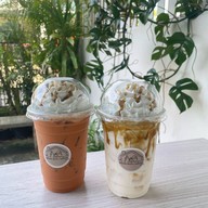 Baan Nom Waan นมสด ชานม เครื่องดื่ม ขนมปัง