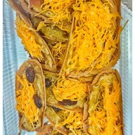 แม่เล็กขนมเบื้องไทยโบราณ (เจ้าเก่าตลาดกระทรวงการคลัง)