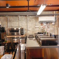 บรรยากาศ Songwat Coffee Roaster ทรงวาด