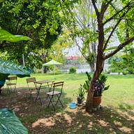 บรรยากาศ Sarata Café and Bistro Sarata Café and Bistro