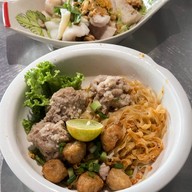 เมนูของร้าน แซว ทองหล่อ-สุขุมวิท 48 สุขุมวิท48