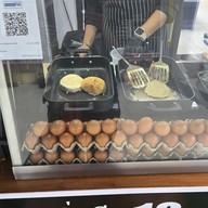 บรรยากาศ Cheese Tenderloin Burger