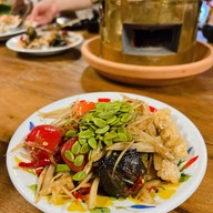 ไชโย หมูจุ่ม ส้มตำ เนื้อย่าง บรรทัดทอง