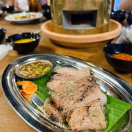 ไชโย หมูจุ่ม ส้มตำ เนื้อย่าง บรรทัดทอง