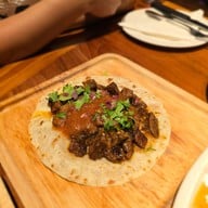 เมนูของร้าน La Monita Mexican Urbancantina ดิเอ็มควอเทียร์