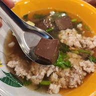 เมนูของร้าน ข้าวเลือดหมูตราด@วัดใหม่จันทบุรี