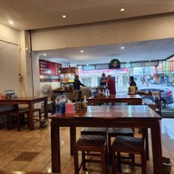 บรรยากาศ ข้าวเลือดหมูตราด@วัดใหม่จันทบุรี