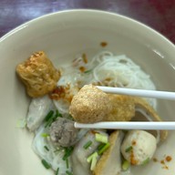 เม้งโภชนา ลูกชิ้นปลา เย็นตาโฟ พหลโยธิน พหลโยธิน