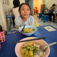ก๋วยเตี๋ยวเกี๊ยวกุ้งเจ๊หุย วงเวียนใหญ่