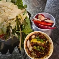 ร้านลาบแม่อุทัย