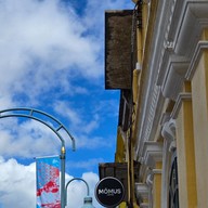 หน้าร้าน Mōmus Phuket Old Town