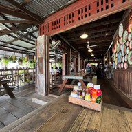 บรรยากาศ สี่แยกหัวตะเข้คาเฟ่แอนด์เกสท์เฮ้าส์