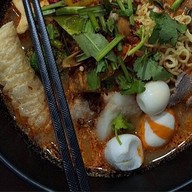 โคตรเจ๋ง เตี๋ยว หม่าล่า ฮาลาล ตลาดหน้าม.มหานคร