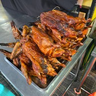 นายหมูเป็ดย่างไร้เทียมทาน