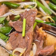 ก๋วยเตี๋ยวเนื้อตุ๋นยาจีน ตลาดวงเวียนใหญ่