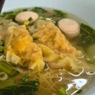 ก๋วยเตี๋ยวเกี๊ยวกุ้งเจ๊หุย วงเวียนใหญ่