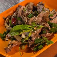 ร้านลาบแม่อุทัย