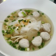 โสภณลูกชิ้นหมู