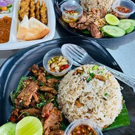 เจ้พัช ตำ ยำ ย่าง ตลาดสิริทรัพย์
