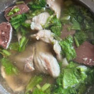 เจ๊ตุ๋ย ต้มเลือดหมู ซอยพหลโยธิน1