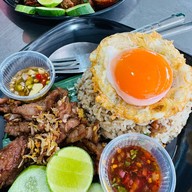 เจ้พัช ตำ ยำ ย่าง ตลาดสิริทรัพย์