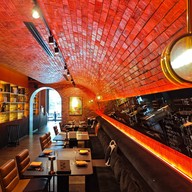 บรรยากาศ The Riddler Japanese Gastronomic Dining & Wine Bar ลุมพินี