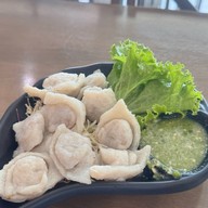 นายไสว ก๋วยเตี๋ยวลูกชิ้นปลามหาชัย ปตท.เกตุม