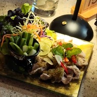 THE LEGEND MUSIC BAR  CHIANGMAI @DARADHEVI